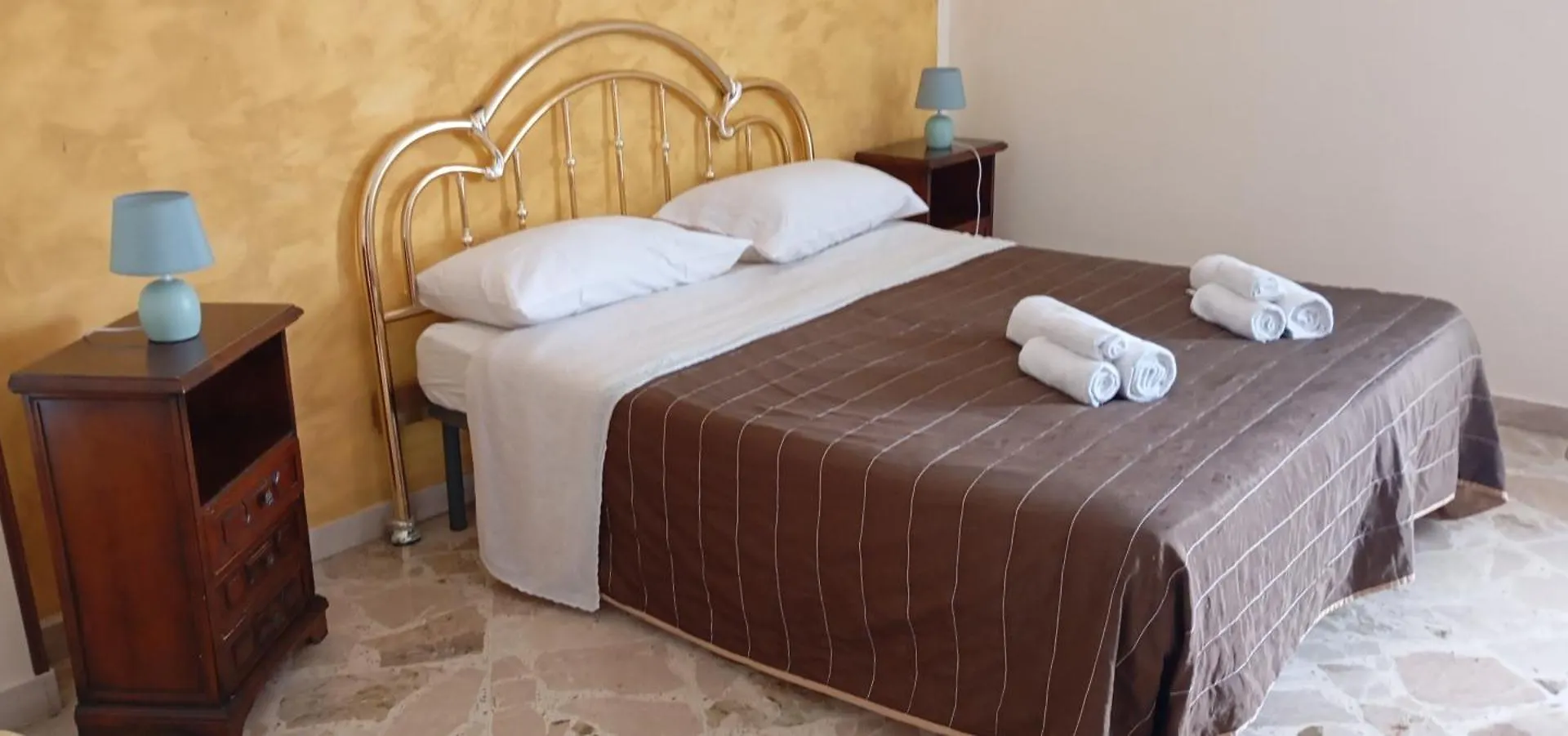 Apartament Di Nick Central Station kontakter